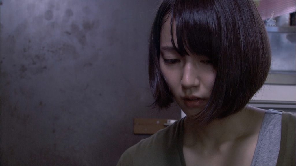吉岡里帆のドラマ『死幣-DEATH CASH-』のエロ画像3