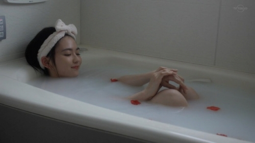 山田杏奈のドラマの入浴シーン等エロ画像019